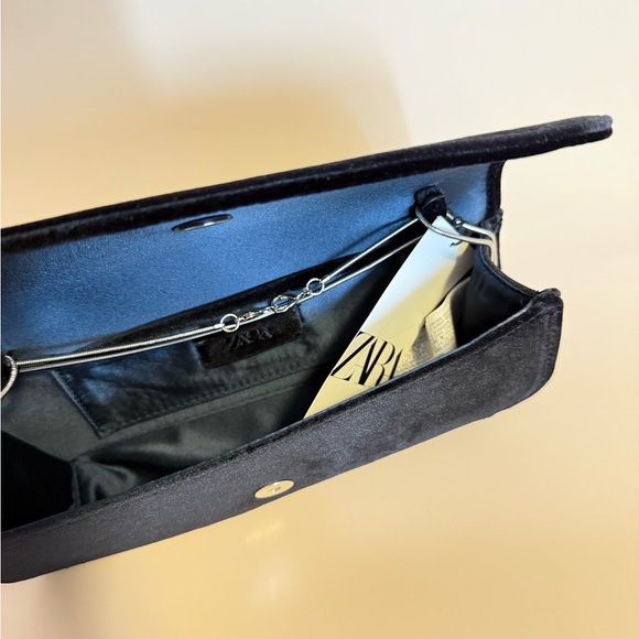 Black Velvet Slim Shoulder Bag | Y2K 90s Minimalist Clutch | Silver Chain Strap - Picture 5 of 5